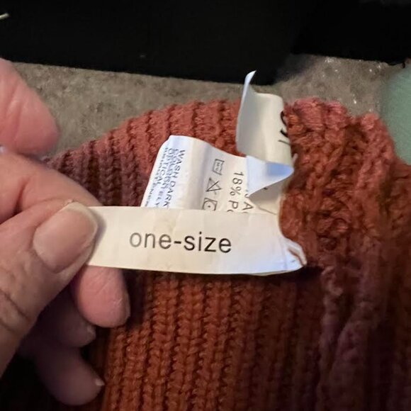 Distressed V Neck (Rust) Frayed Hem Crop Sweater (Distressed) / Size: One-Size - Picture 7 of 8